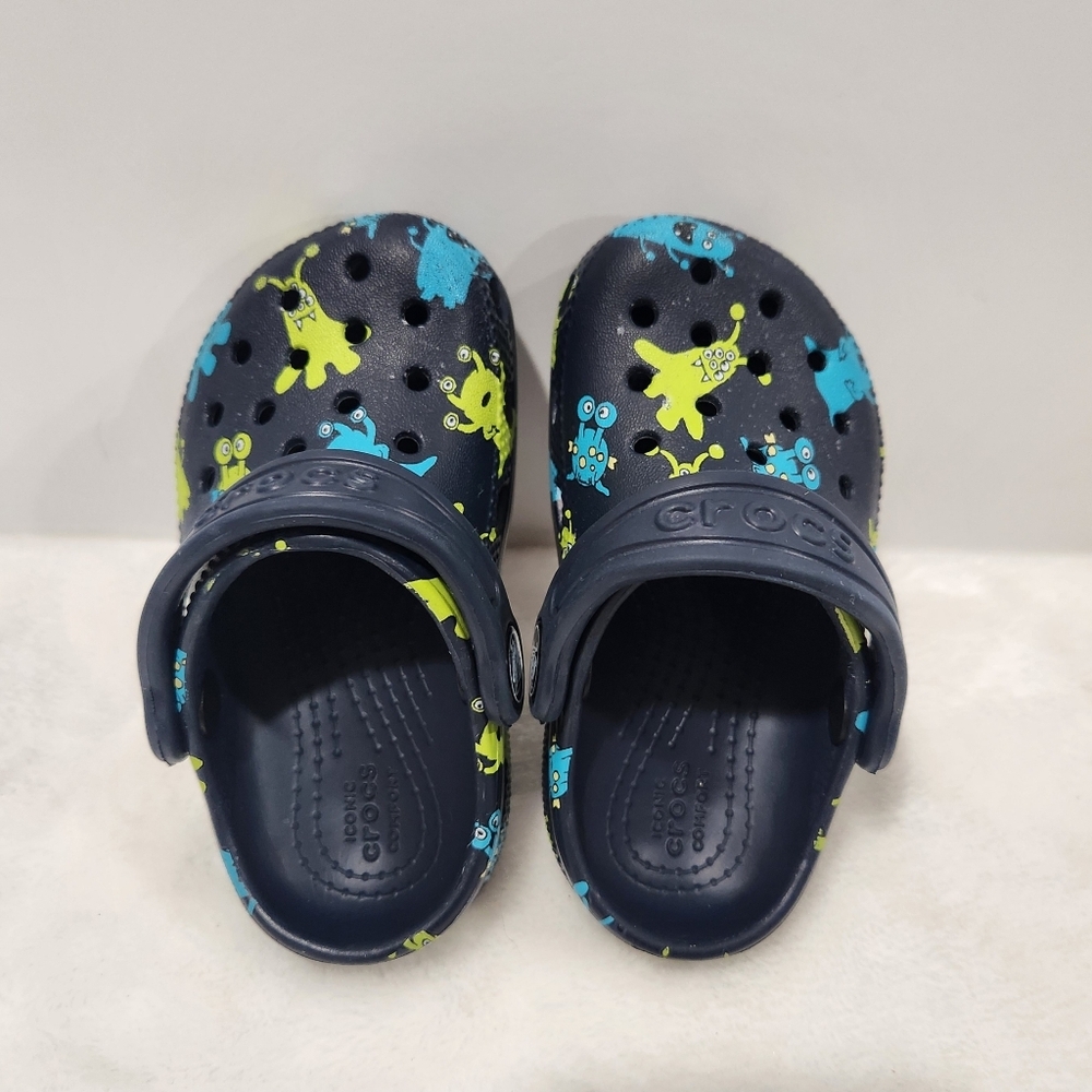 Crocs Navy Blue Green Monster Slip On Shoes Boys Size 6 - Picture 7 of 12